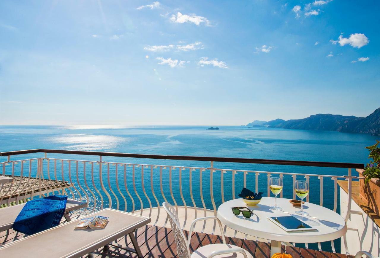 Residence Li Galli Praiano Exterior photo